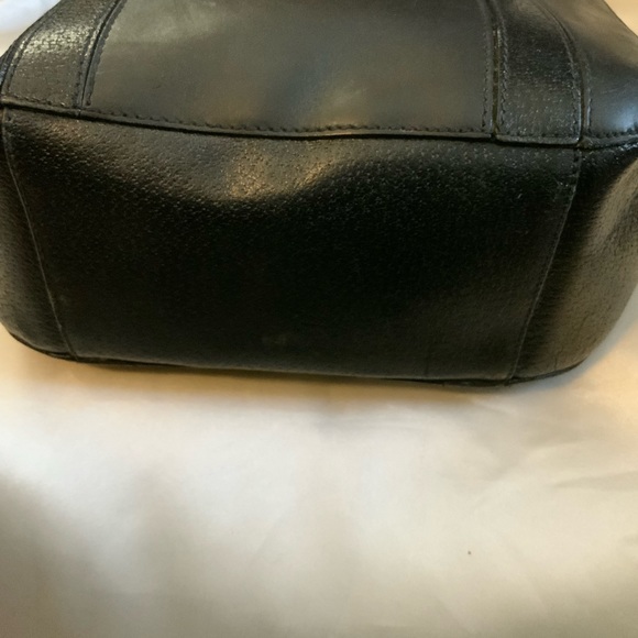 Coach small black leather tote bag. Appx 10L X 9.5 w 11 inch handle drop - Picture 5 of 7